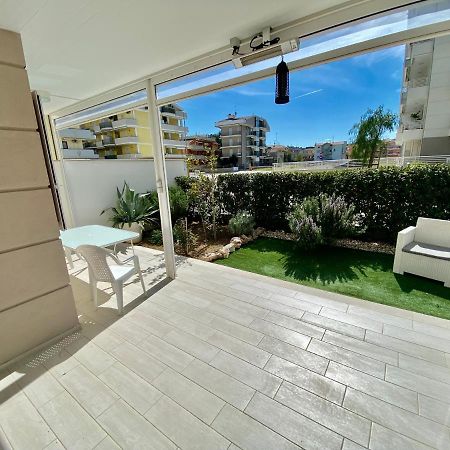 אלבה אדריאטיקה Appartamento Al Mare Con Giardino, Spiaggia E Piscina מראה חיצוני תמונה