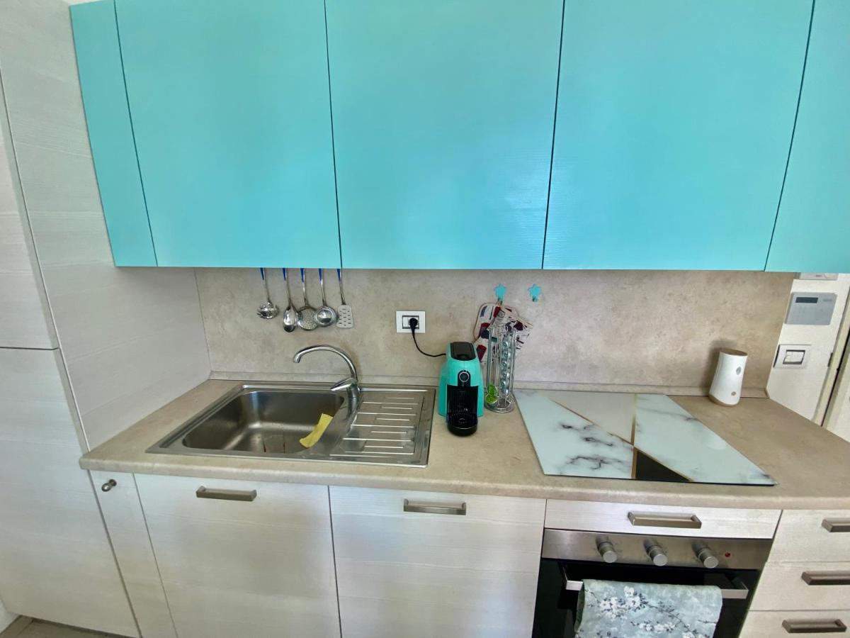 אלבה אדריאטיקה Appartamento Al Mare Con Giardino, Spiaggia E Piscina מראה חיצוני תמונה